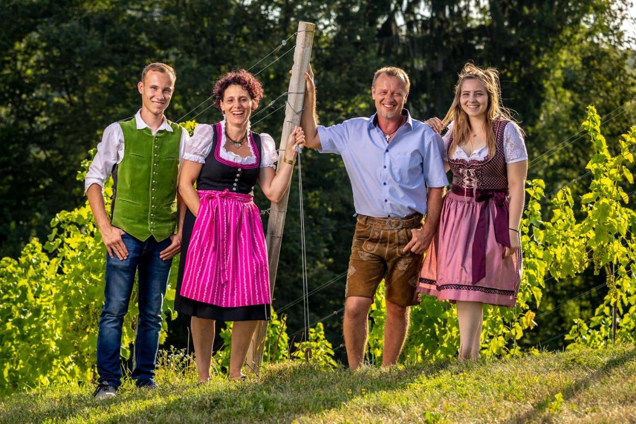 Weingut-Gaestehaus Birnstingl Gamlitz Exterior photo
